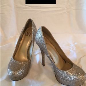 Gold sparkle glitter